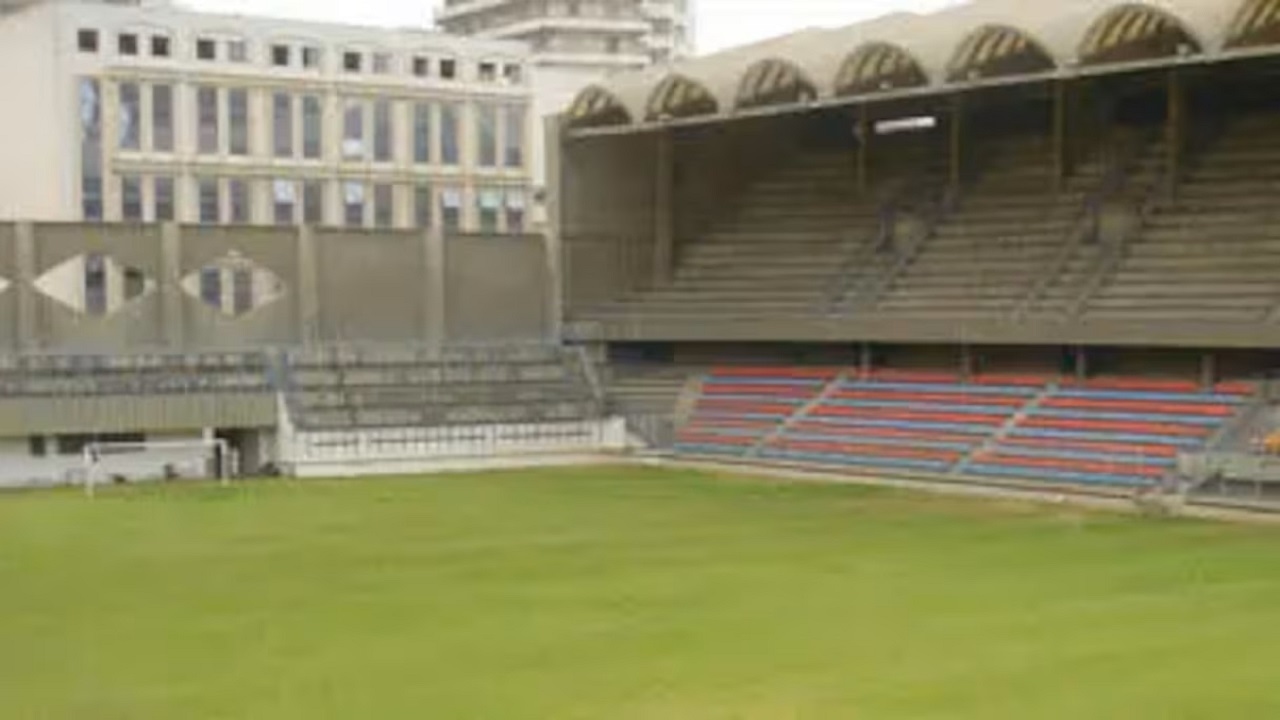 الغموض يلف اختفاء معدات رياضية من ملعب 'العربي بن مبارك' مباشرة بعد تأهيله من طرف الجامعة