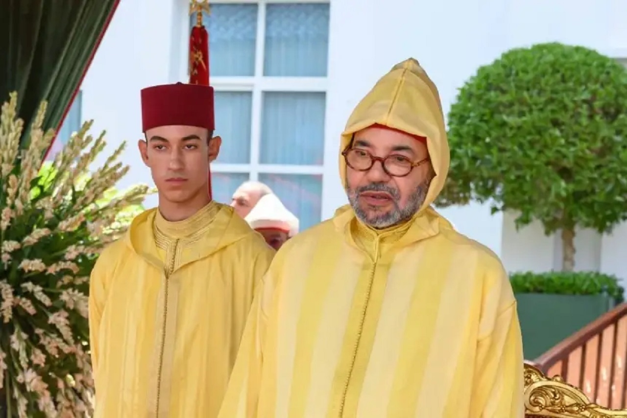 الملك محمد السادس يترأس حفل أداء القسم للضباط الجدد ويمنح اسم 'أحمد المنصور الذهبي' للفوج الجديد