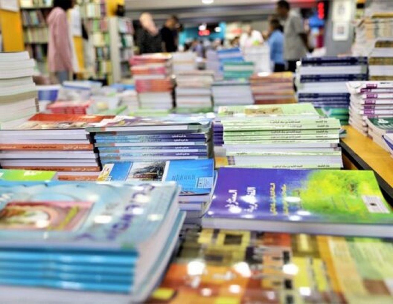 أزمة الكتب المدرسية بالمغرب: غياب التنسيق يؤخر توفير المقررات للتعليم الخصوصي