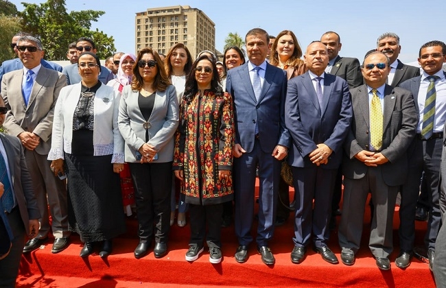 تحت شعار«مصر بتتكلم حرفي» افتتاح  معرض «ديارنا زهور الربيع»