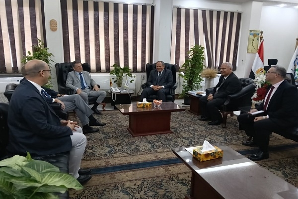 مدير الوكالة الإيطالية للتعاون من أجل التنمية يزور مركز البحوث الزراعية