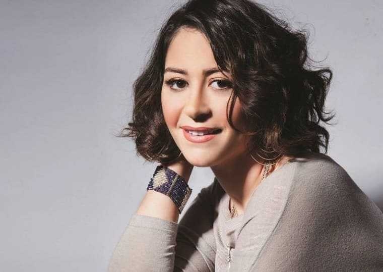 بعد شائعة وفاة «زيزي مصطفى».. منة شلبي: والدتي بخير