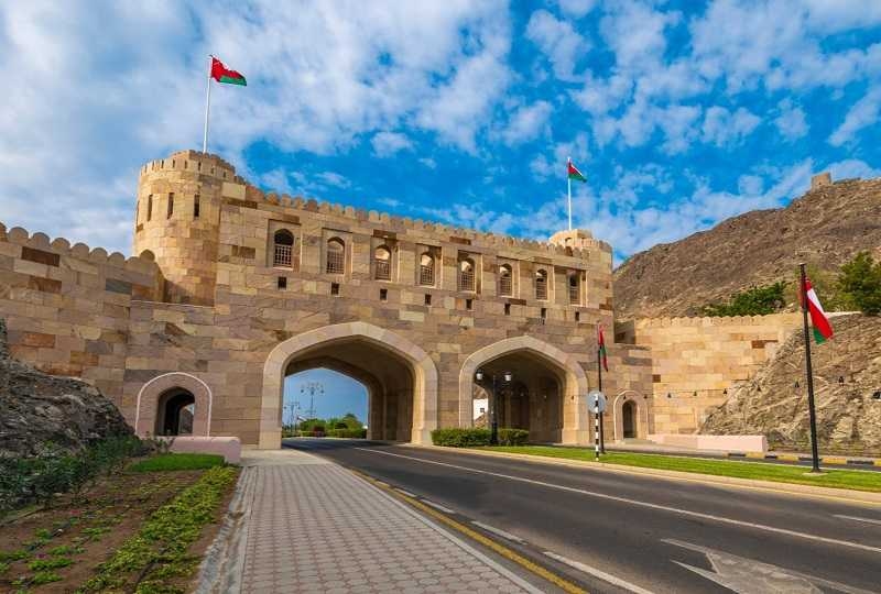سلطنة عمان تطبق إعفاء التأشيرات المتبادل مع روسيا 18 يوليو