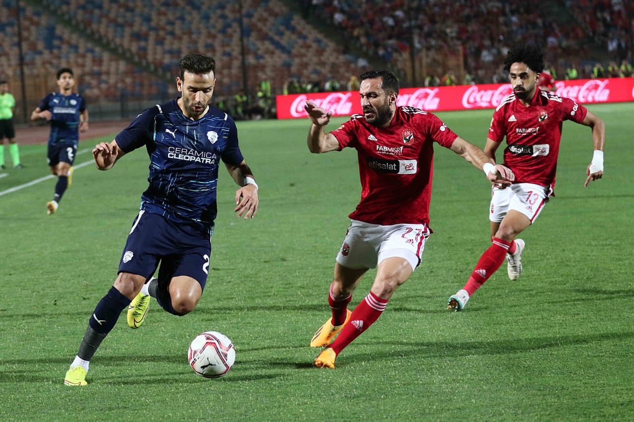 الأهلي يلتقي سيراميكا في موقعة الاقتراب من التتويج وصراع بين بيراميدز والزمالك