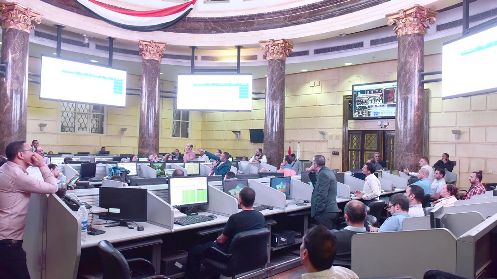 ارتفاع جماعي بمؤشرات البورصة المصرية بختام تعاملات الأسبوع