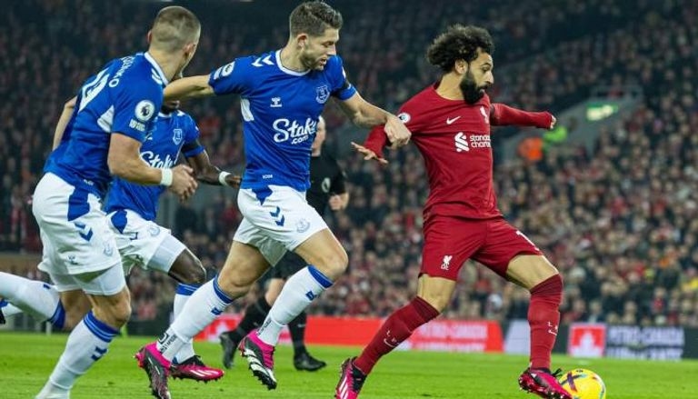 حكام الدوري الإنجليزي يستعينون بشاشات الملعب الموسم المقبل