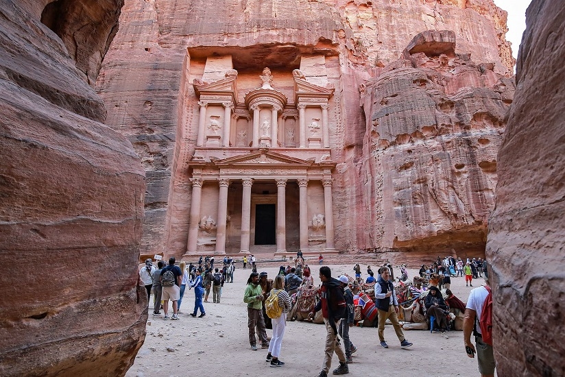 الأردن تستقبل 2.7 مليون سائح خلال أول 5 أشهر من 2025 بزيادة 20.6%