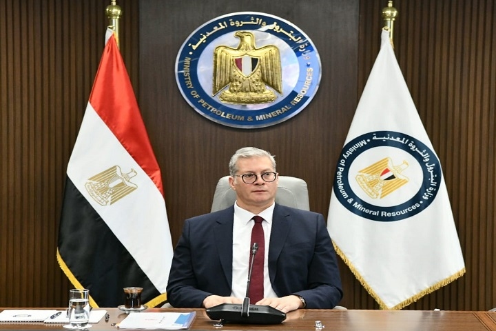 كريم بدوي: جهود البترول نجحت في توفير 3.6 مليار دولار من الفاتورة الاستيرادية للوقود