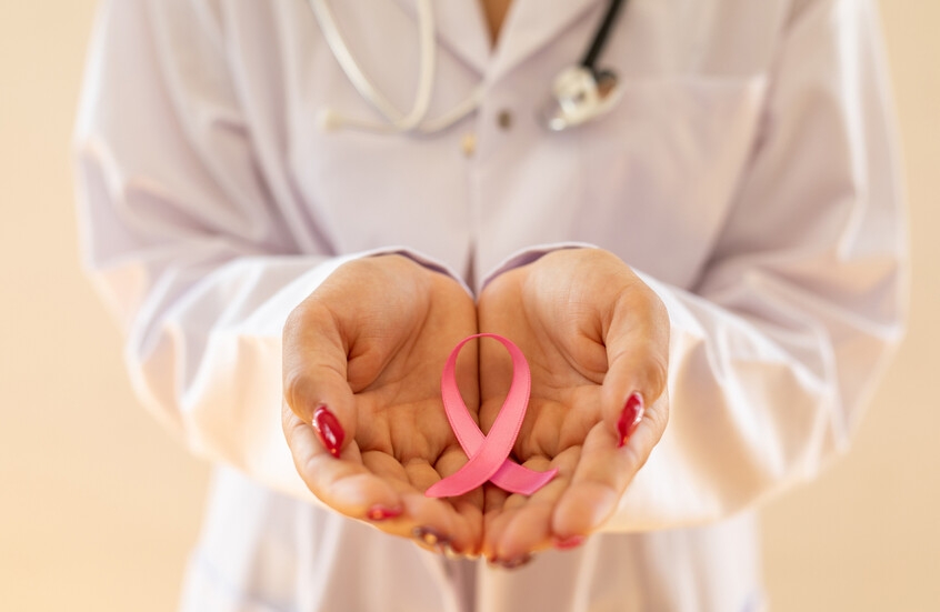 المرأة العربية أكثر عرضة للإصابة والموت بالسرطان فما السبب؟