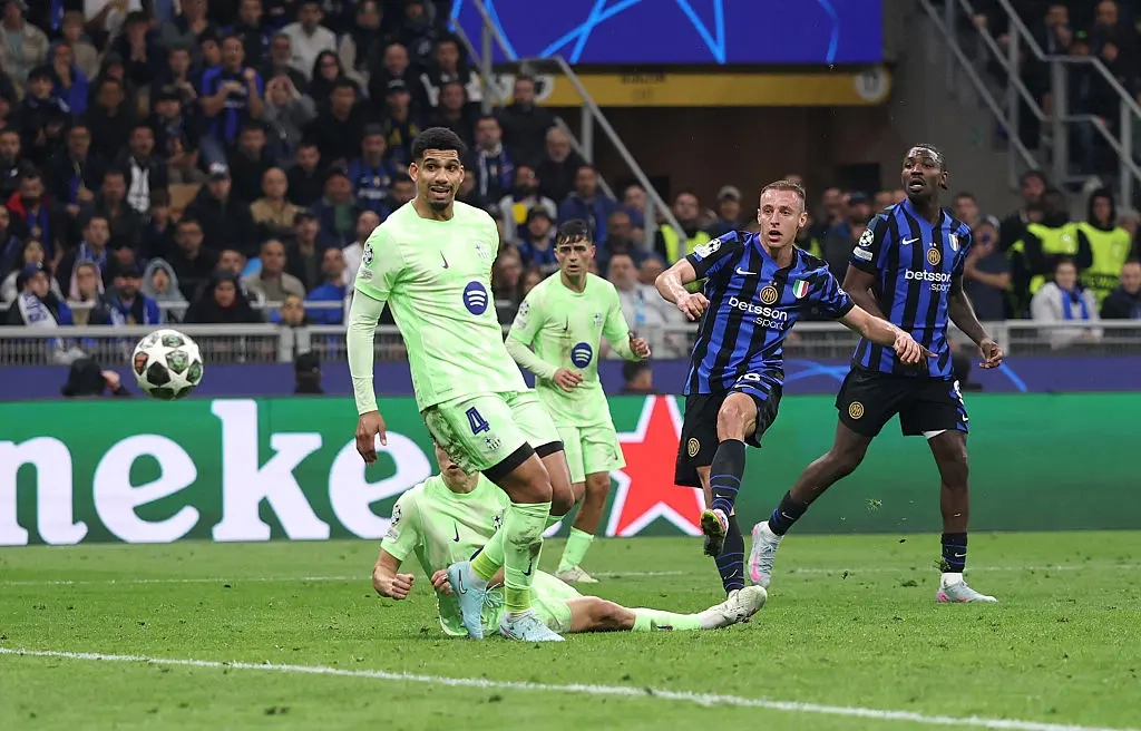إنتر ميلان يزيح برشلونة من دوري الأبطال ويبلغ نهائي أوروبا