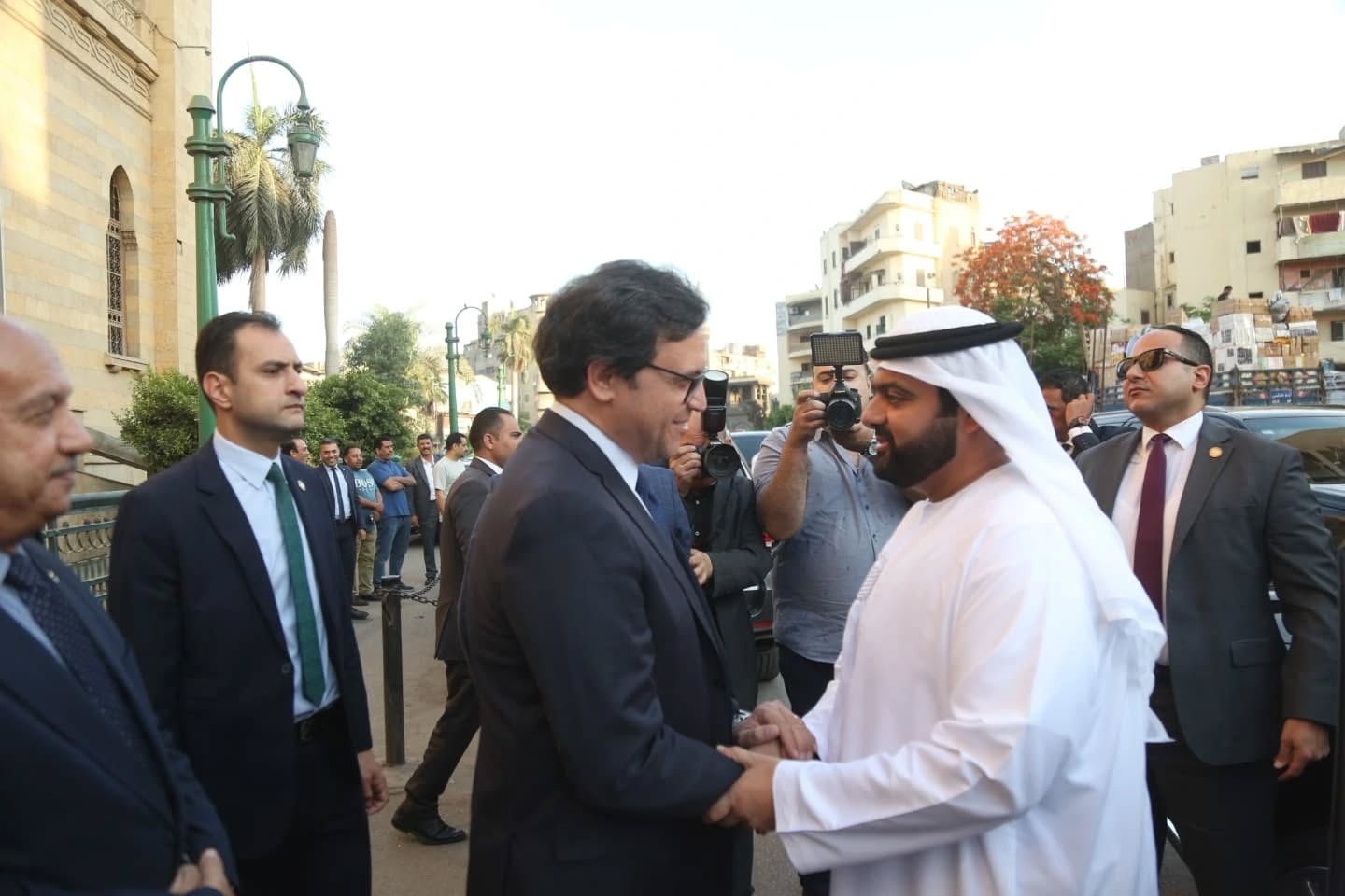 ولي عهد الفجيرة: كنوز ومقتنيات دار الكتب ركيزة للتطور التاريخي
