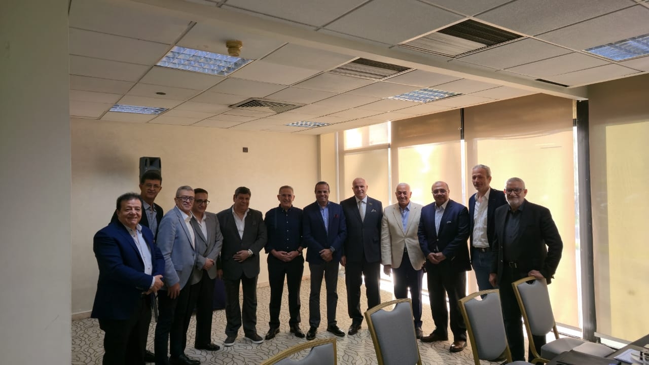 جمعية مستثمري مرسى علم تبحث آليات تشغيل مطار برنيس لتنشيط السياحة