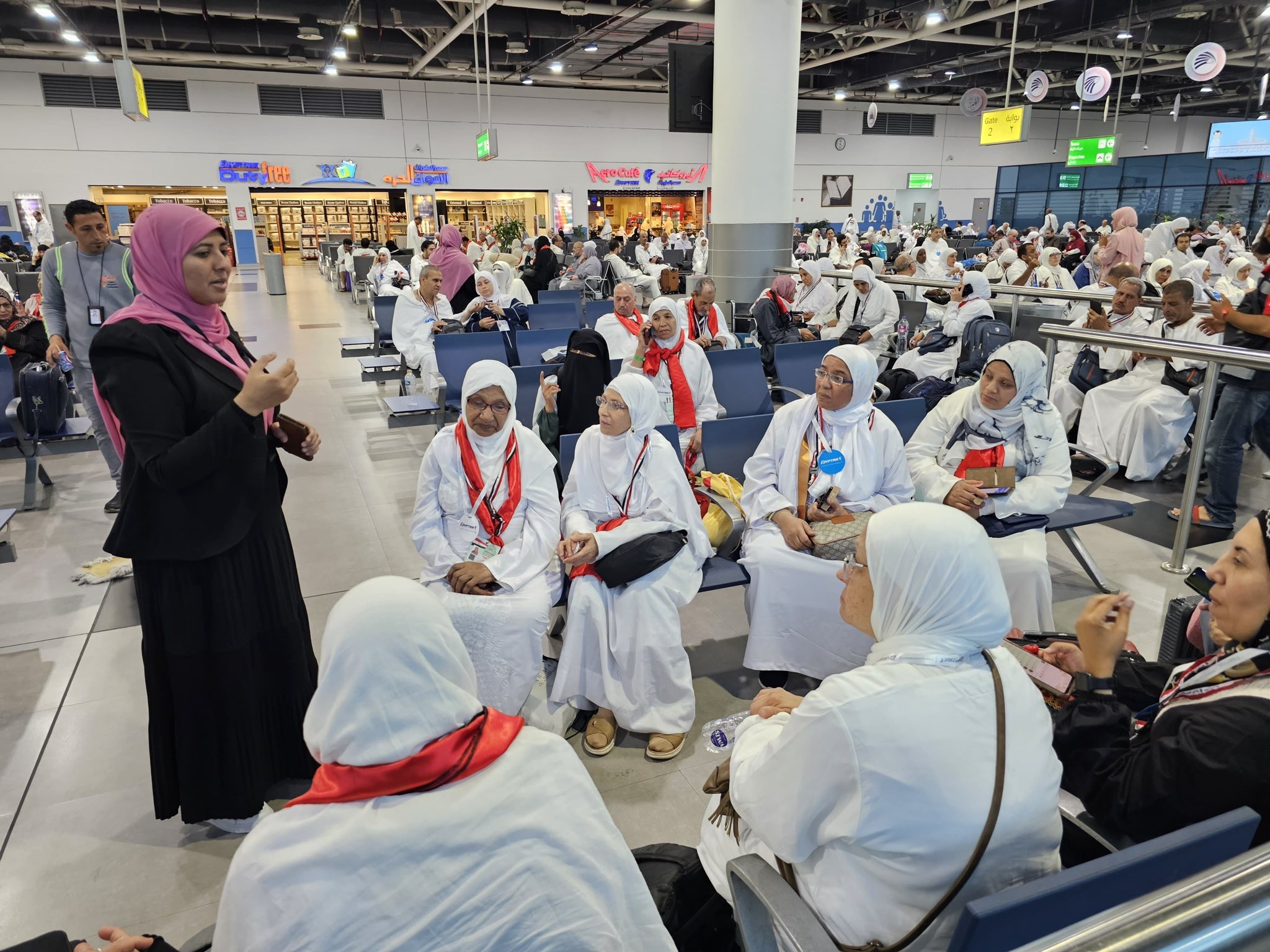 التضامن الاجتماعي تواصل تفويج حجاج الجمعيات الأهلية للأراضي المقدسة