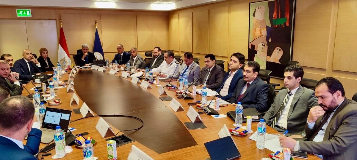 فتحي يناقش تشغيل المنظومة الجديدة للحصول على التأشيرة الاضطرارية عند منافذ الوصول