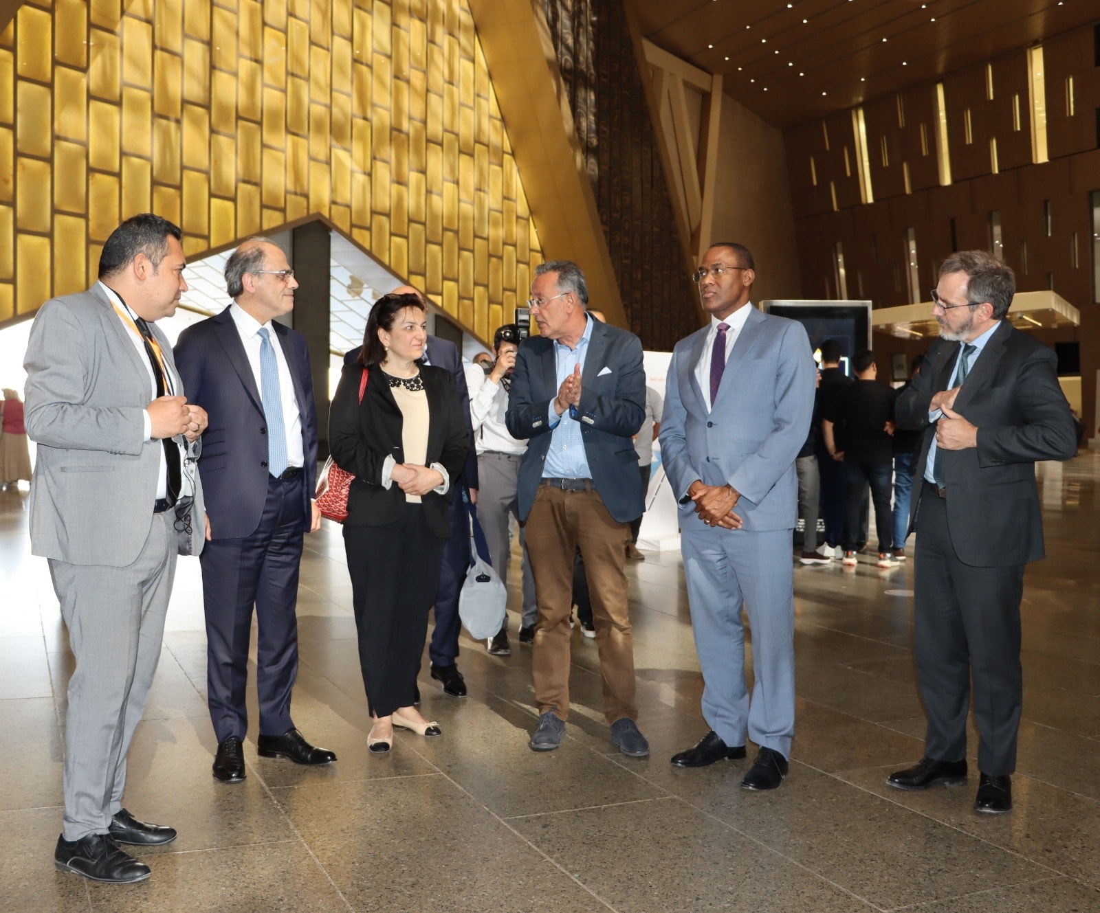 ولي عهد الفجيرة ونائب صندوق النقد فى رحاب المتحف المصري