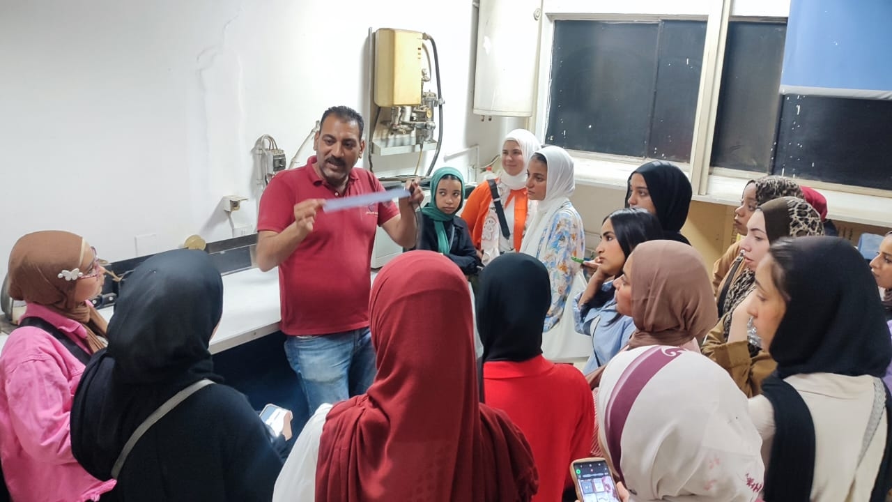 خبراء يكشفون أسرار قرار التعليم بنقل الطلاب غير المسددين للمصروفات