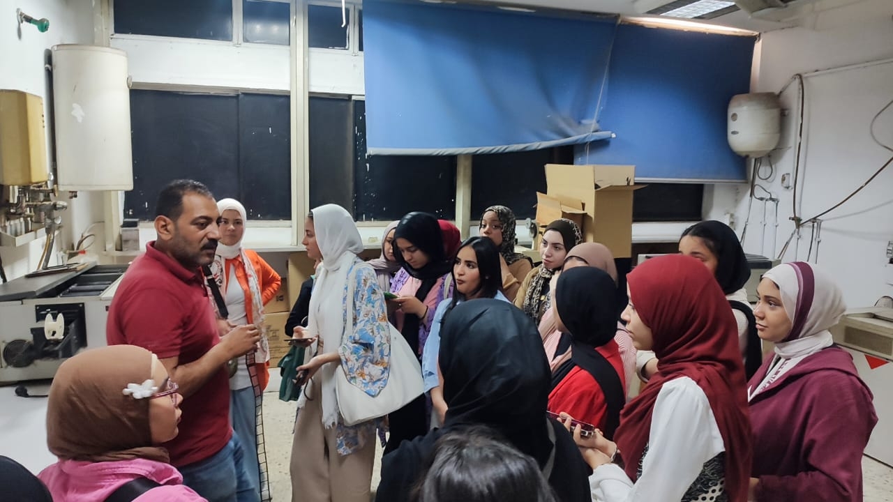 دار الكتب والوثائق تستقبل طلبة آثار جامعة القاهرة