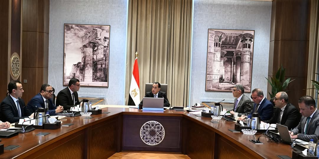 رئيس الوزراء يتابع الموقف التنفيذي لتطوير أرض مطار إمبابة