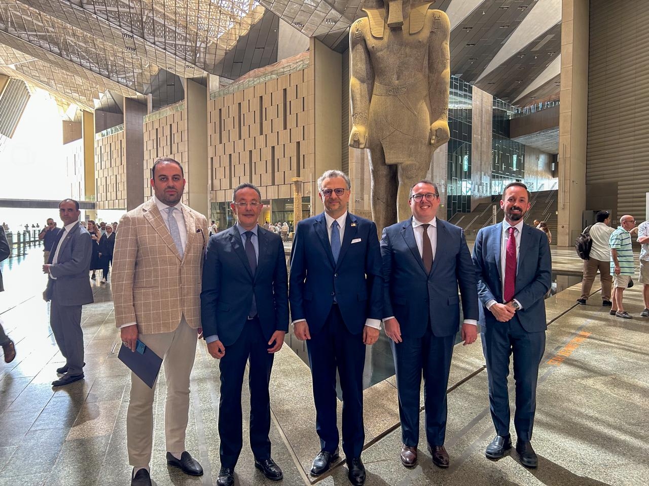المتحف المصري الكبير يستقبل كبير مستشاري الرئيس الأمريكي