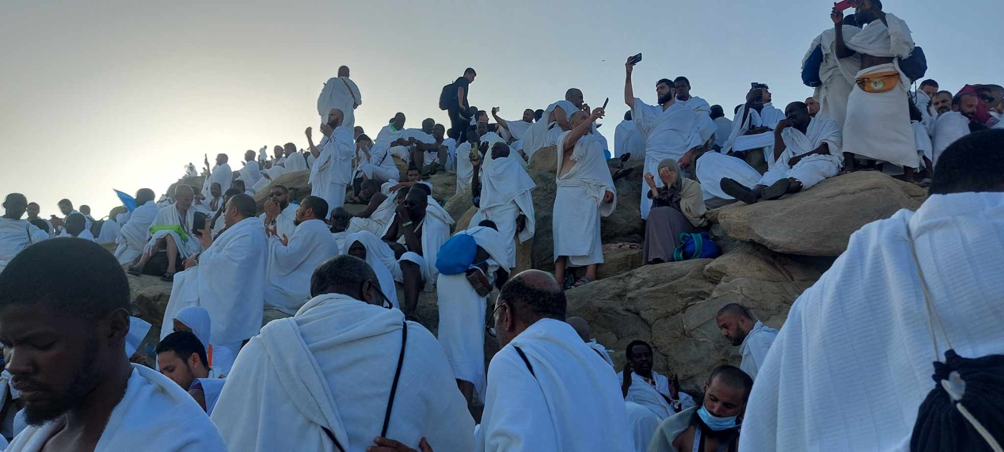 الحجاج يقضون يوم عرفة.. و«السياحة» تؤكد نجاح التصعيد وخطة محكمة للنفرة