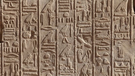 مصر تدشن أول موقع إلكتروني تفاعلي لتعليم اللغة الهيروغليفية