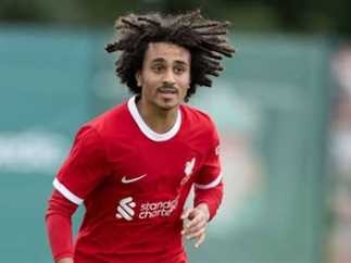 على درب محمد صلاح .. كريم أحمد يوقع 'عقد احترافي' مع ليفربول
