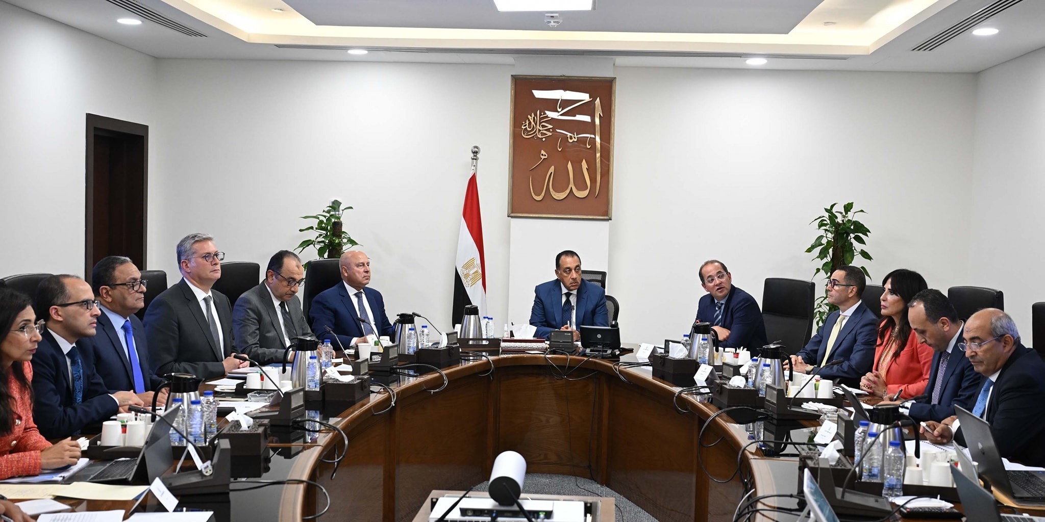 رئيس الوزراء يستعرض الفرص الاستثمارية مع عدد من دول الخليج