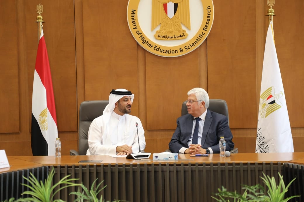 وزير التعليم العالي يبحث سبل التعاون مع نائب حاكم الشارقة