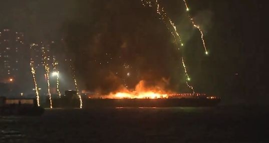 حريق فى مهرجان للألعاب النارية باليابان