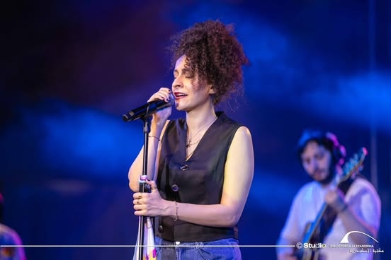 سمر طارق تشعل أجواء مهرجان الصيف الدولي بمكتبة الإسكندرية