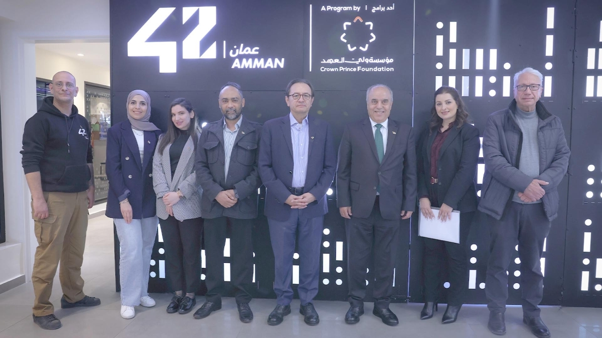 وزير التربية والتعليم يزور مقر برنامج "42 عمّان" أحد برامج مؤسسة ولي العهد