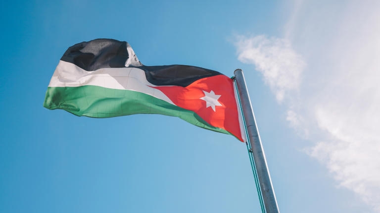 فاعليات رسمية وشعبية ومنظمات مجتمع مدني تدين المساس بأمن الأردن