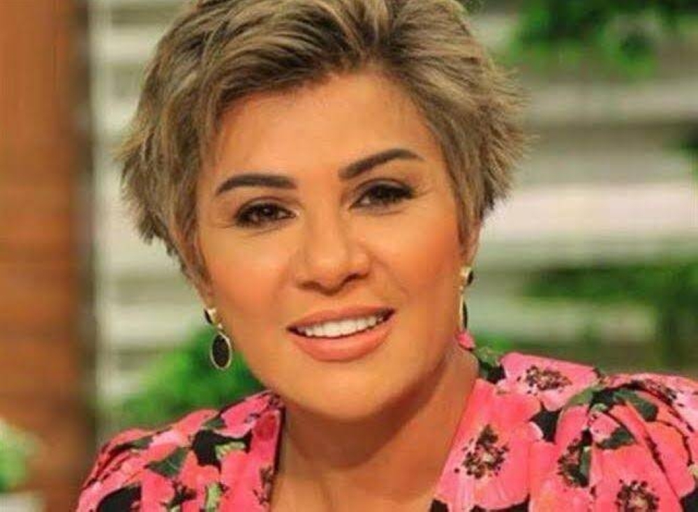 إعلامية تنفعل على الهواء وتفتح النار على صناع المحتوى