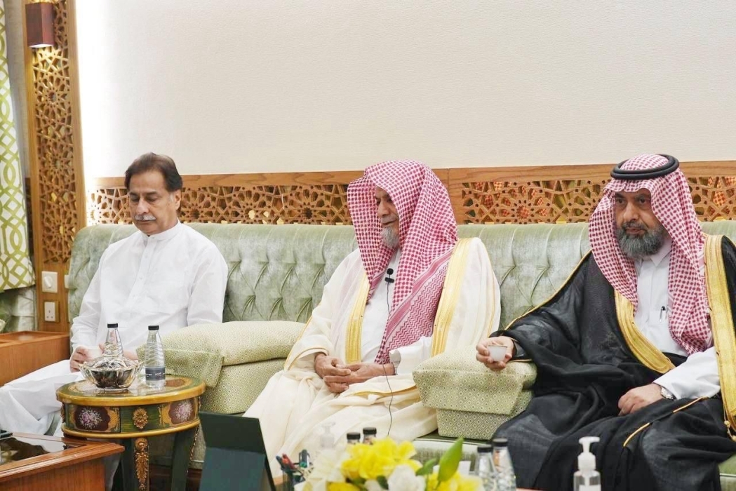 برعاية السديس وحضور بن حميد.. اقامة لقاءً إثرائيًا احتفاءً برئيس البرلمان الباكستاني..