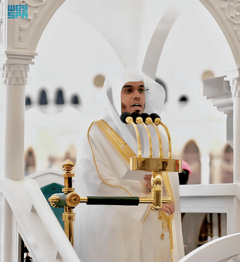 إمام وخطيب المسجد الحرام الشيخ الدوسري : الدعاء من أعظم أسباب التوفيق والنجاح، فيه تنزل الرحمات، وتهب الخيرات
