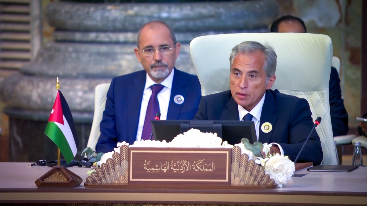 رئيس الوزراء يترأس الوفد الأردني في القمة العربية ببغداد ويلقي كلمة الأردن في القمة