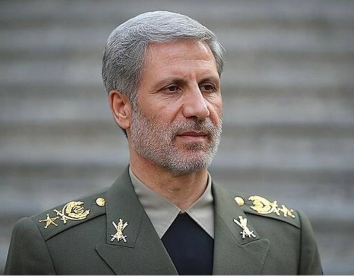 خامنئي یعين العميد أمير حاتمي قائدا للجيش ويمنحه رتبة "فريق أول"
