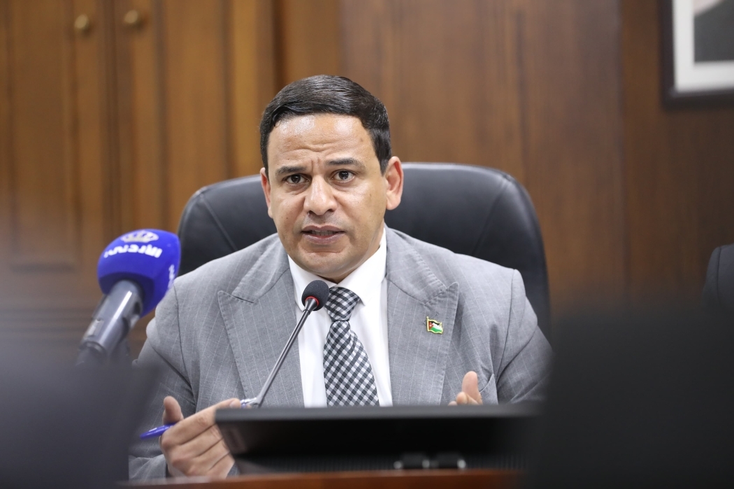 النائب الدكتور أيمن أبو هنية : ملف النظافة وتدوير النفايات: فرصة وطنية للتحديث لا تُختزل بخصخصة العطاءات