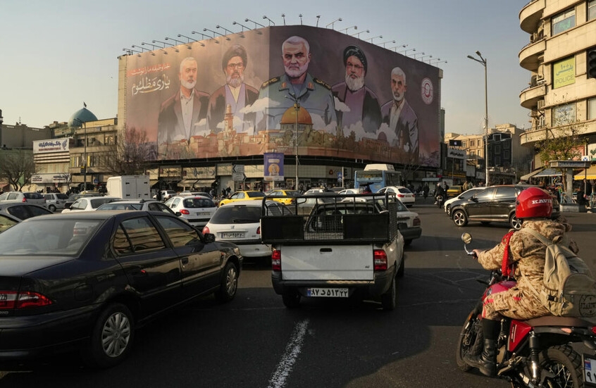 ماذا قال العرب في الضربة الأمريكية لإيران؟