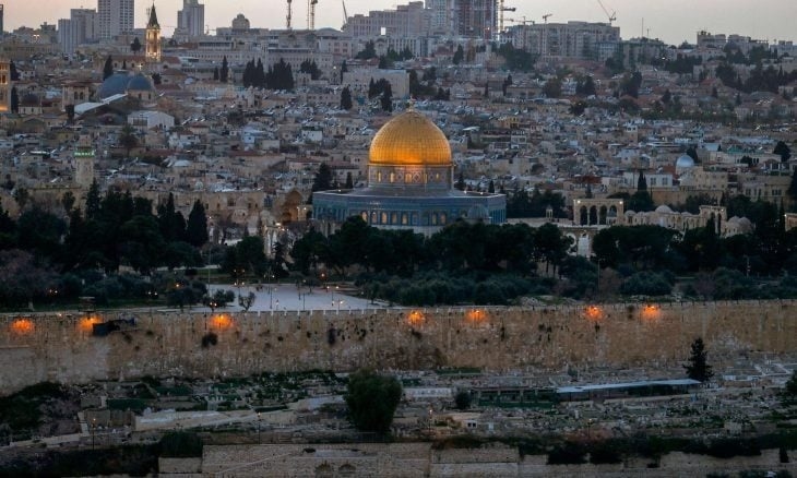 الاحتلال يواصل تهويد القدس: استهداف عائلات فلسطينية بالطرد من مساكنها بذريعة 'ملكية الأرض ليهود من اليمن منذ 1881'
