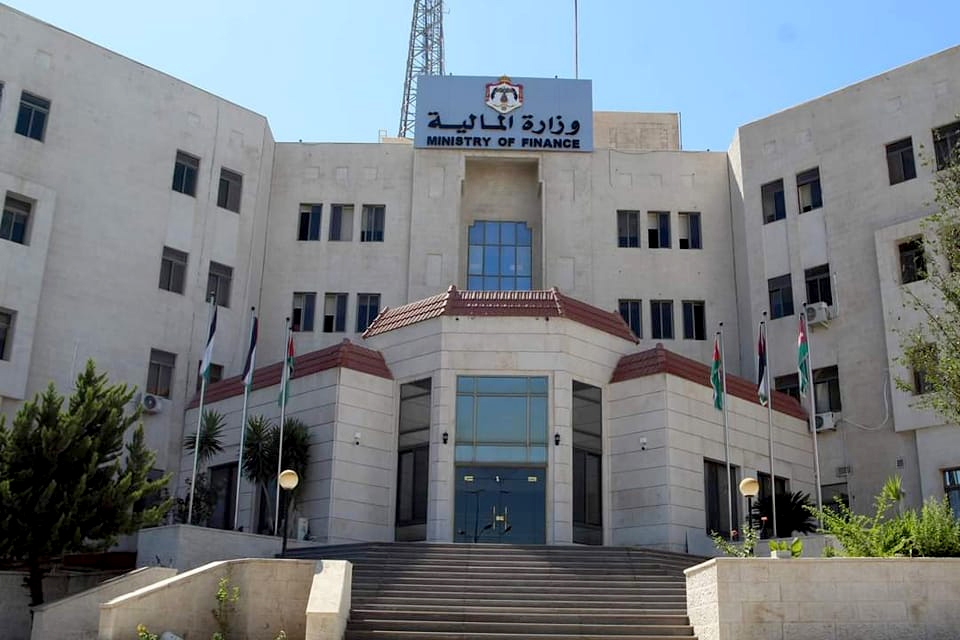 الإيرادات المحلية تصل لـ 4.067 مليار دينار خلال الأشهر الخمسة الأولى