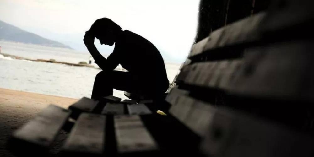 دراسة: الاكتئاب يسبب اضطراباً يشبه أعراض الرحلات الجوية الطويلة