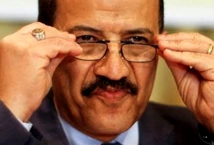 مؤتمر الشرعية ينحاز لوزير الحوثيين!