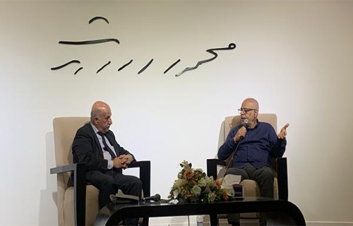 أسامة العيسة في حضرة درويش: العمل الإبداعي مغامرة لا تعرف الاكتمال!