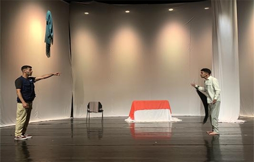 مسرحية "على خط النار".. "تتعوّدوش"!