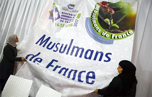 اليسار يحذر من "تزايد رهاب الإسلام" ماكرون يأمر بالتحرّك ضد جماعة الإخوان المسلمين: تهدد التماسك الوطني