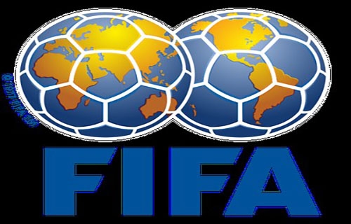 الفيفا يكرم عائلة المشجع رقم 2 مليون في كأس العالم للأندية