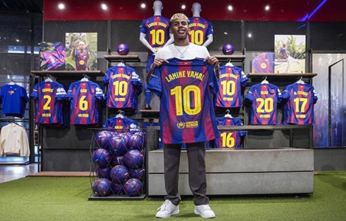 بعد ميسي... برشلونة يمنح القميص رقم 10 لـ "يامال"