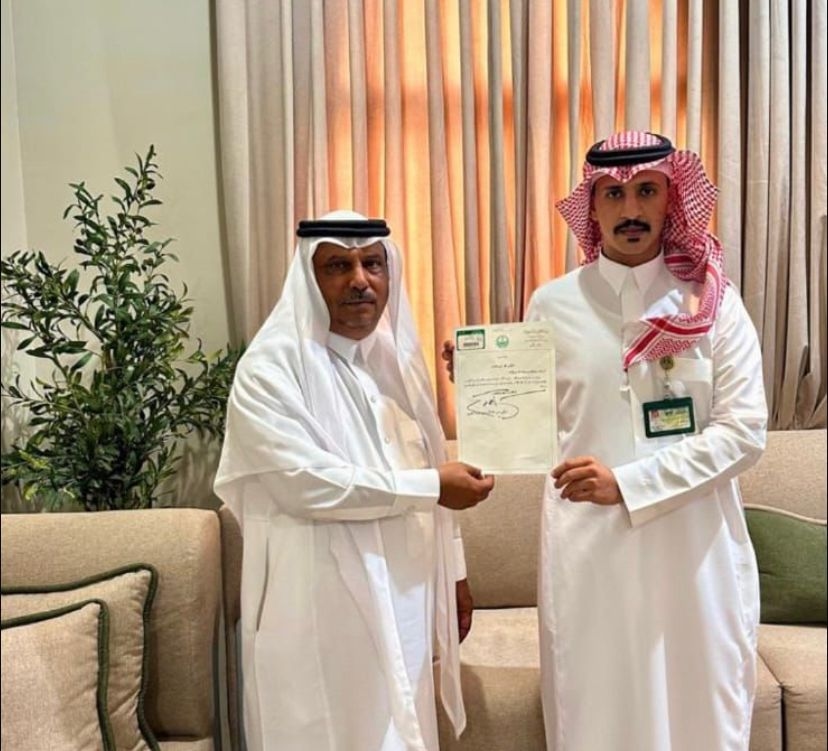 أمير عسير يعزّي وكيل قبائل آل ختارش