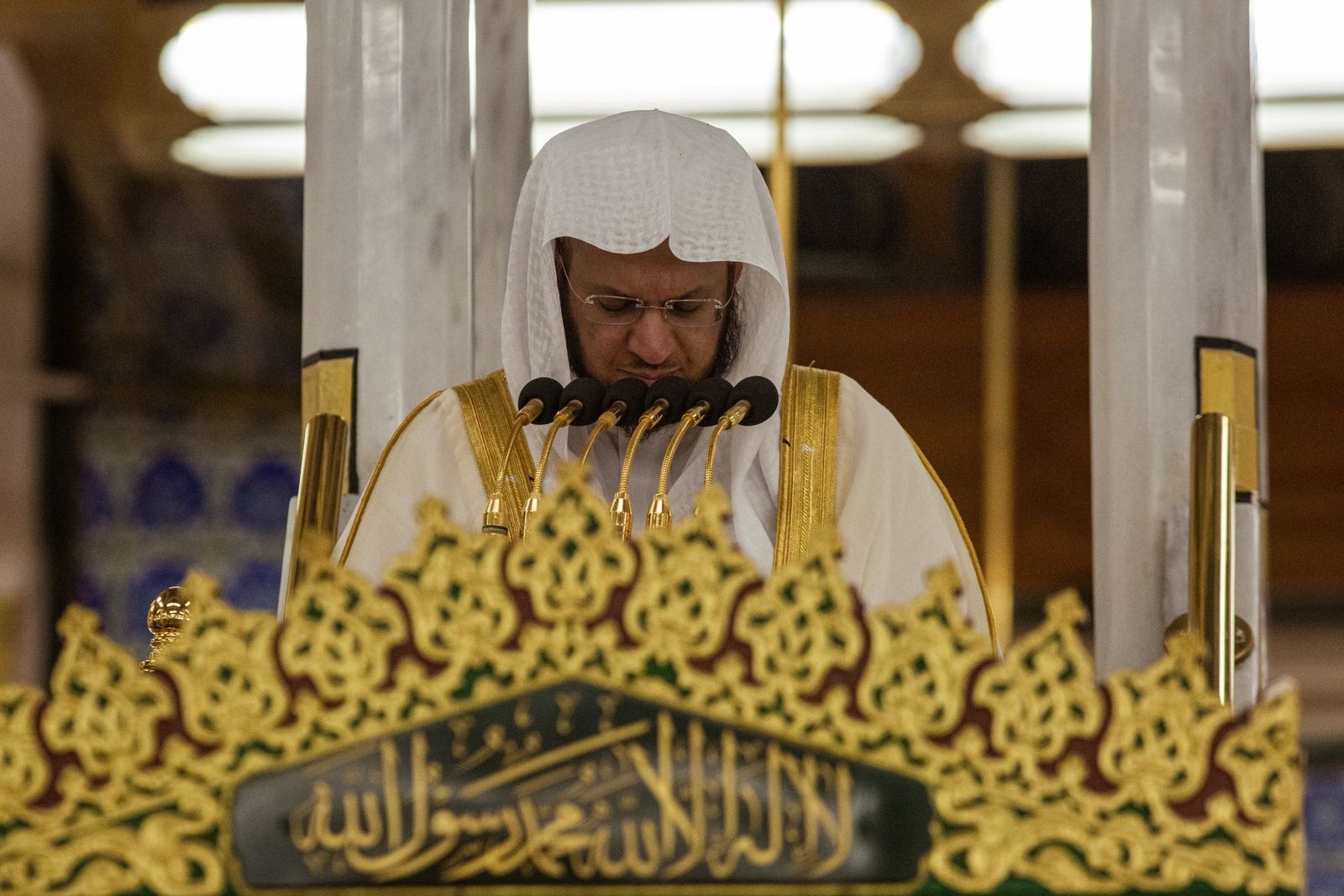 خطيب المسجد النبوي: احذروا الانقطاعَ والإعراضَ عن الطاعات